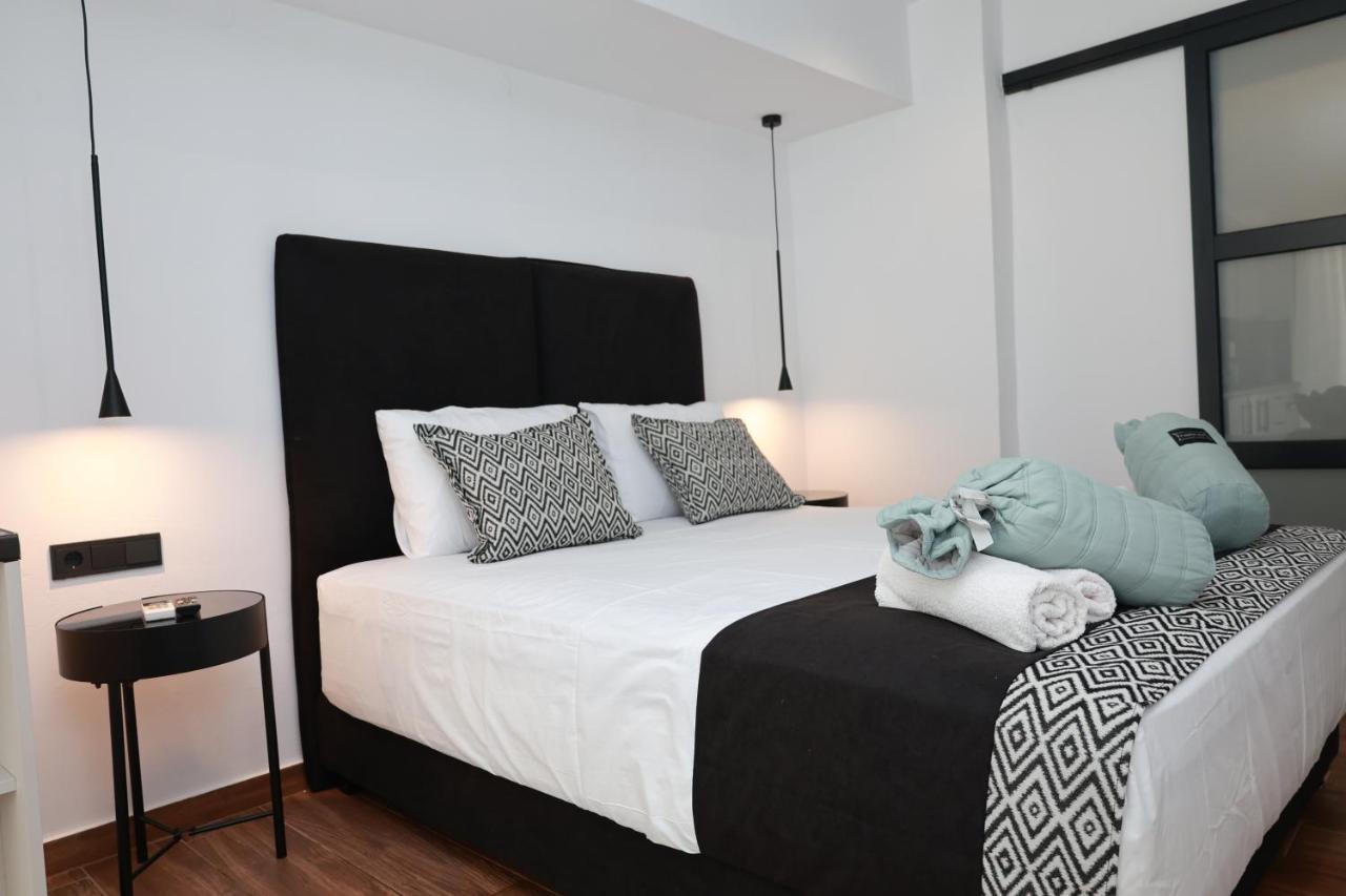 Paris-Irini Studios And Apartments Plomari エクステリア 写真