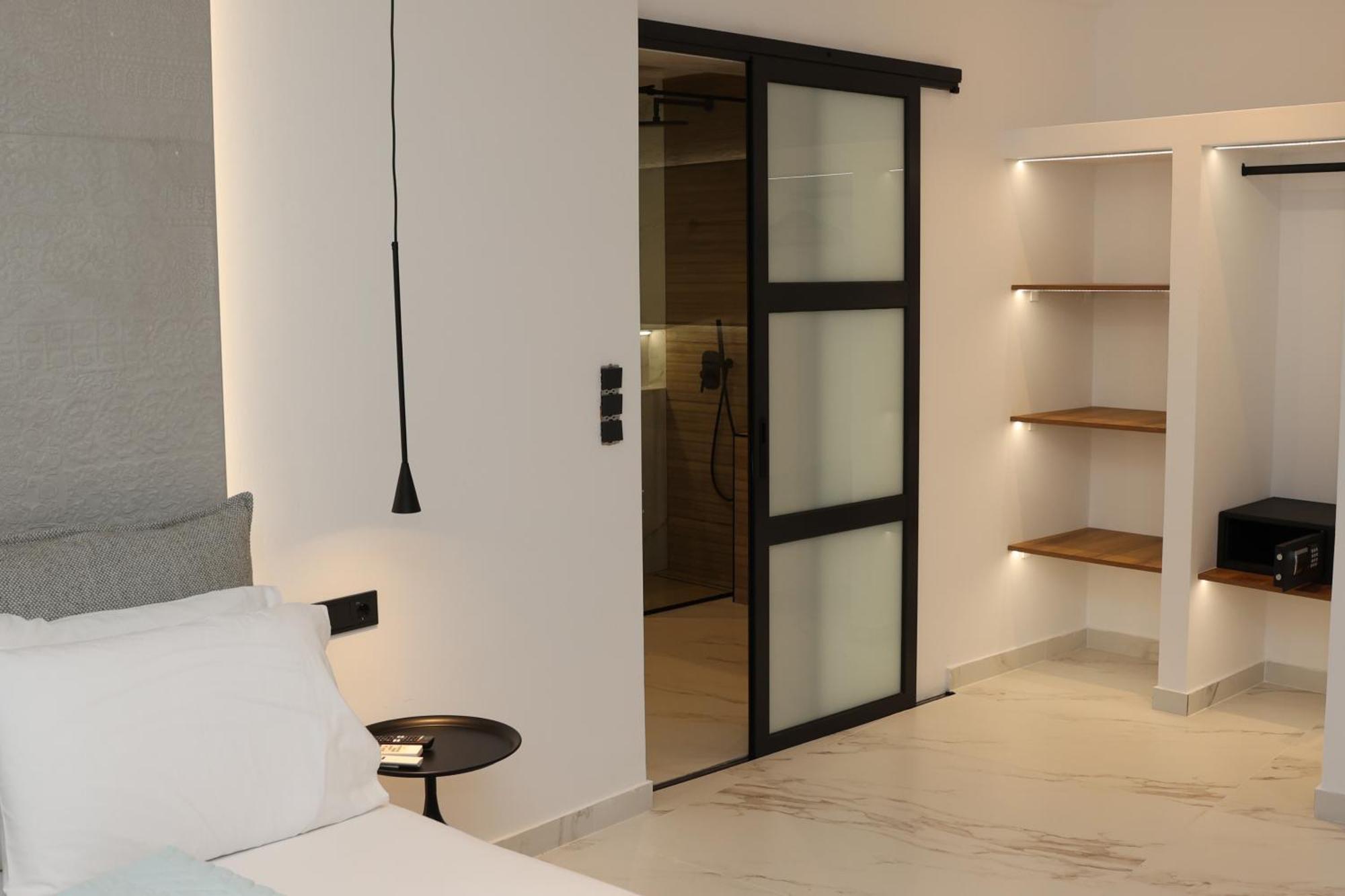 Paris-Irini Studios And Apartments Plomari エクステリア 写真