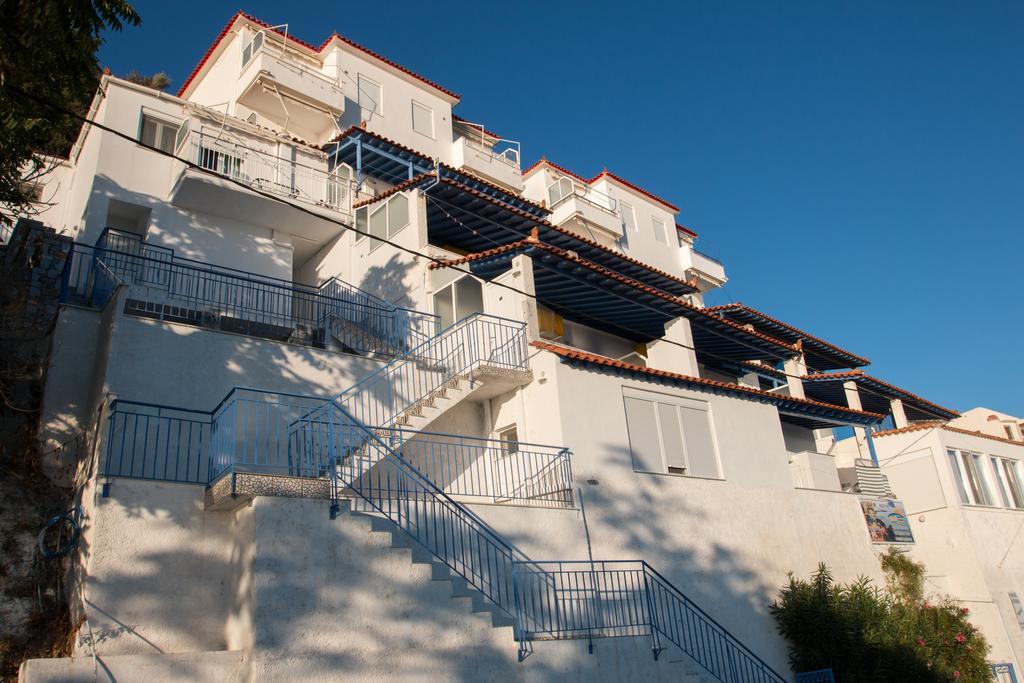 Paris-Irini Studios And Apartments Plomari エクステリア 写真